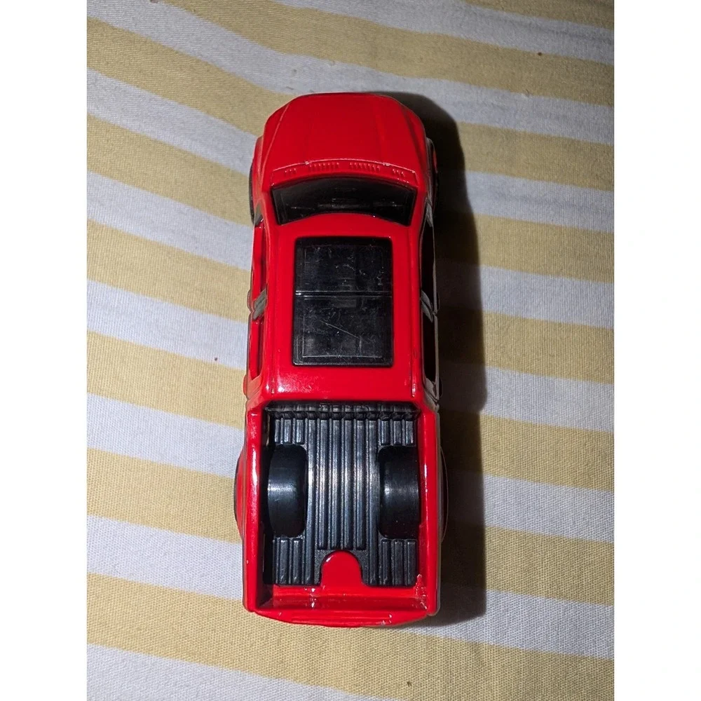 Hot Wheels 15 Ford F150 Dual Cab Pickup Red Diecast Toy Truck 1:50 Scale
